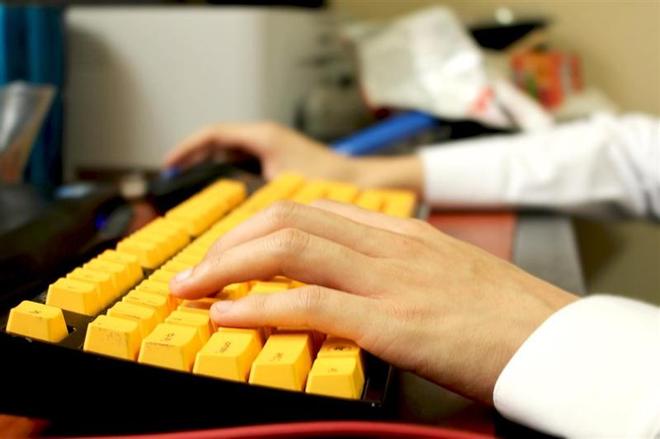 -75评测：7层填充造就的无线客制化新标杆开元ky棋牌三模客制化 雷柏V700DIY(图28)